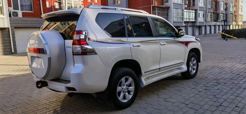 济南15年丰田普拉多10