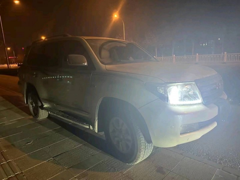 济南12年丰田兰德酷路泽2