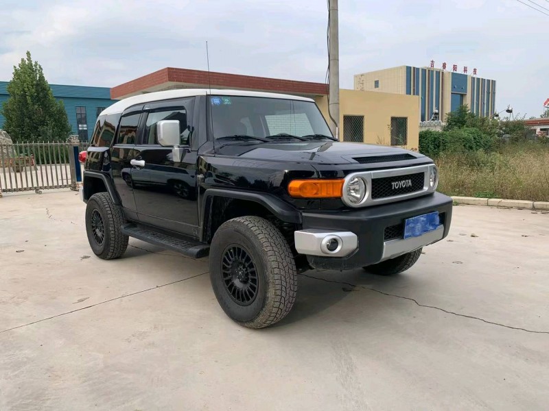 保定12年丰田兰德酷路泽1