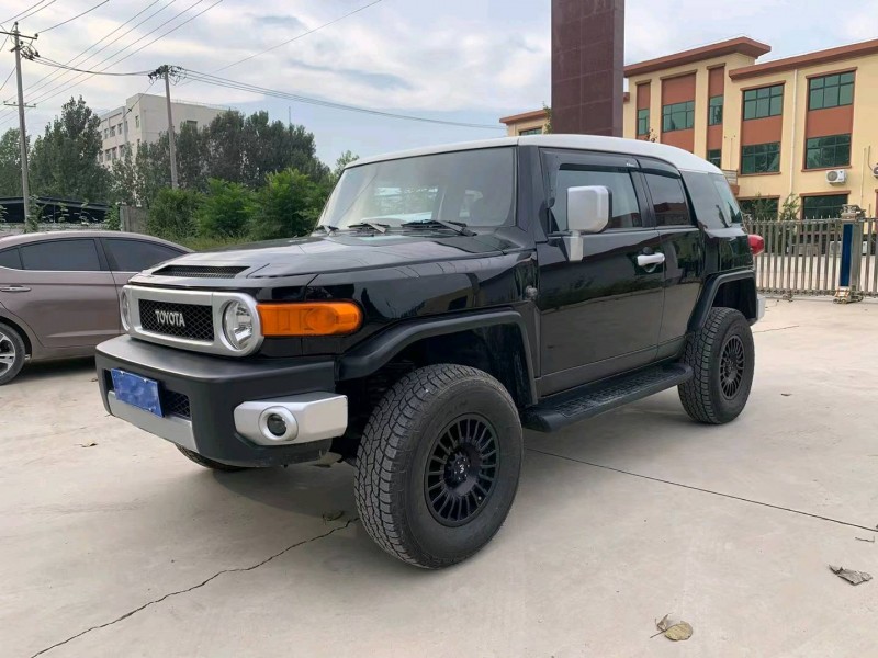 保定12年丰田兰德酷路泽2