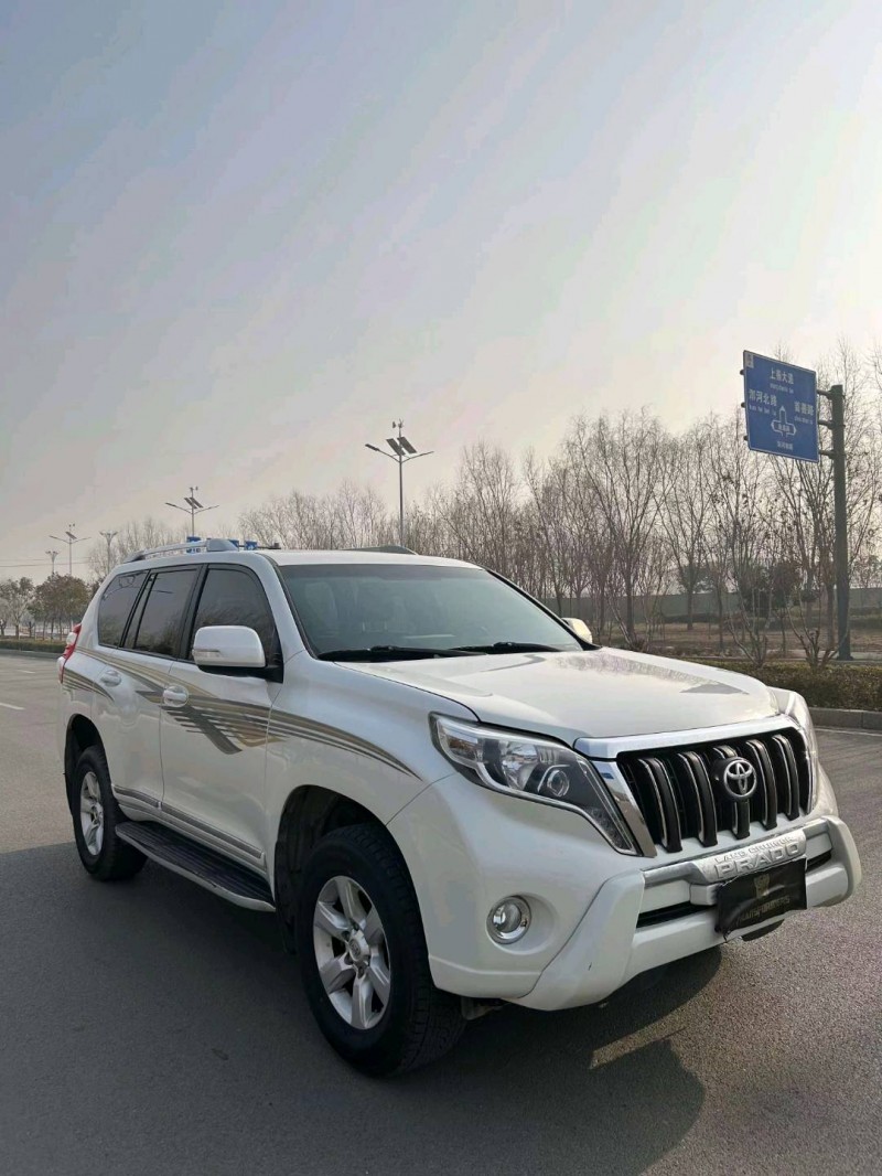 北京16年丰田普拉多2