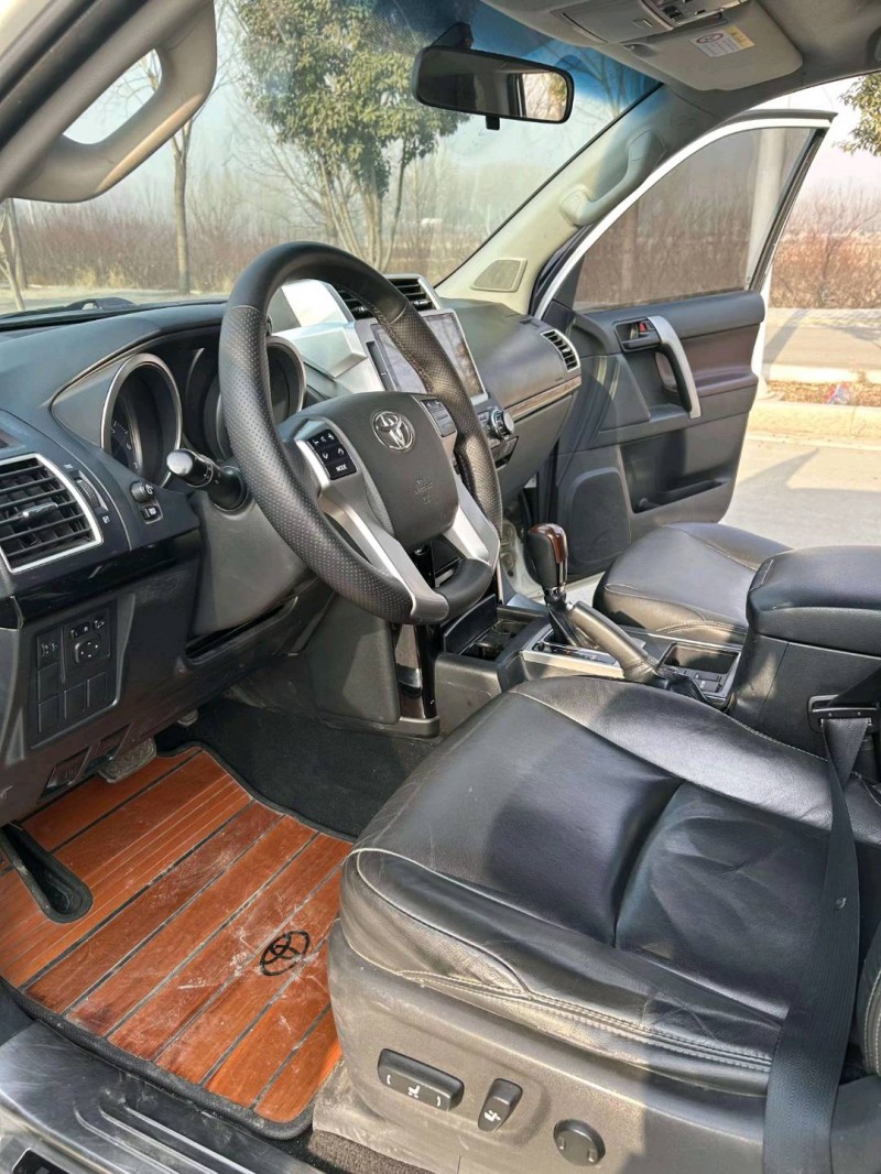 北京16年丰田普拉多6