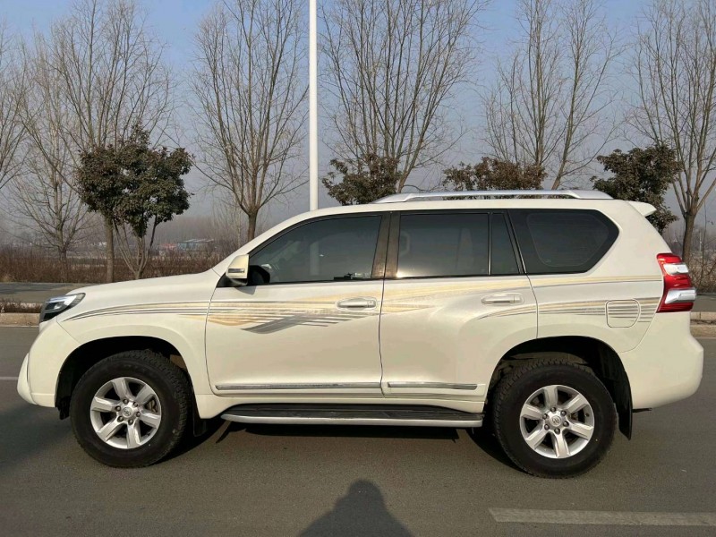 北京16年丰田普拉多5