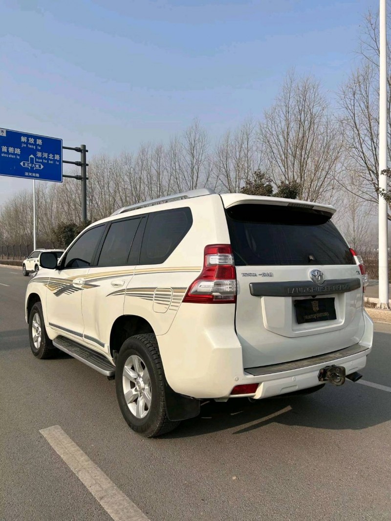 北京16年丰田普拉多9