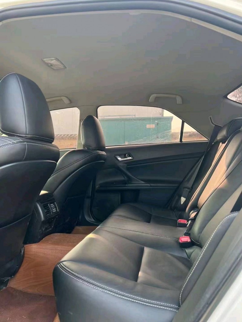 北京13年丰田锐志8