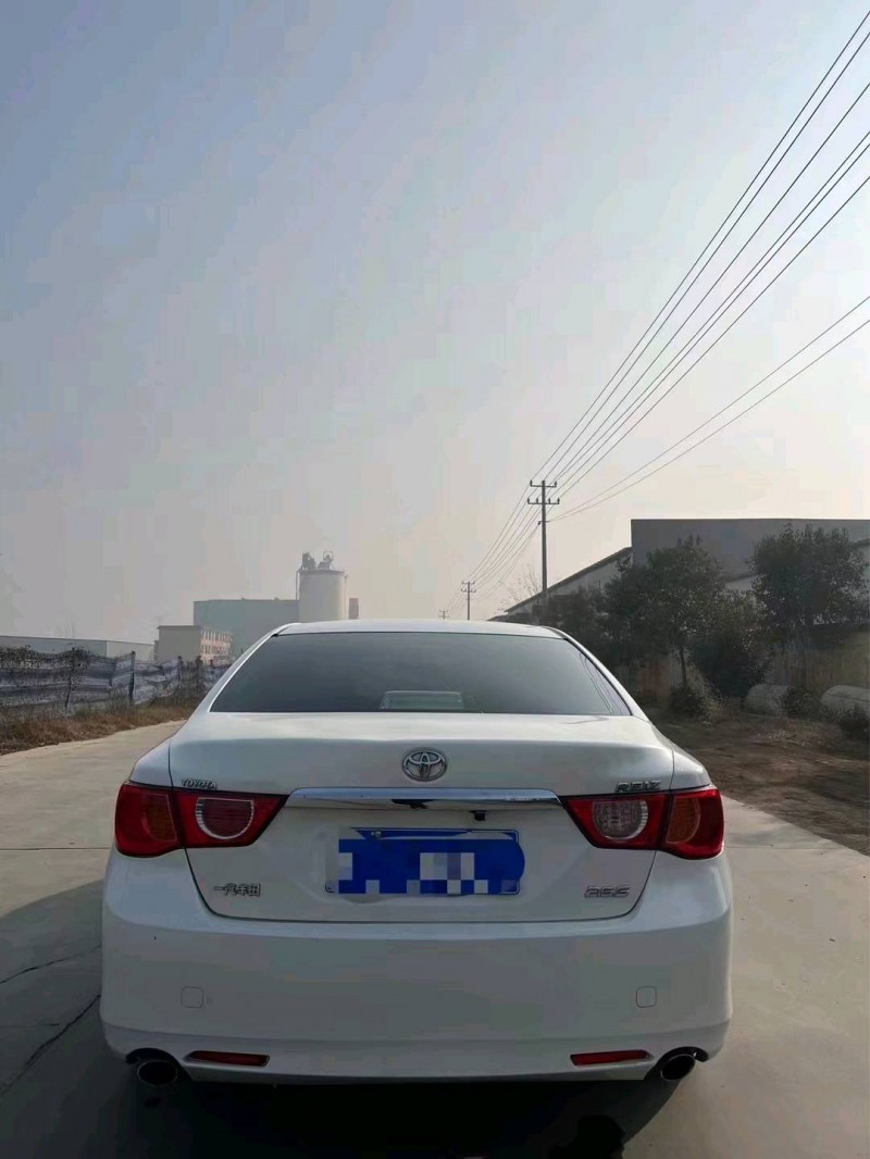 北京13年丰田锐志9