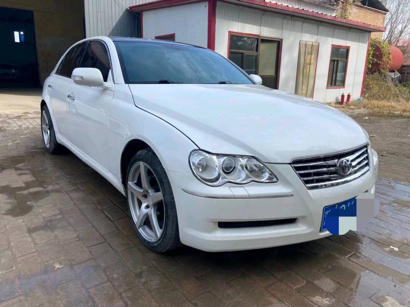 保定10年丰田锐志2