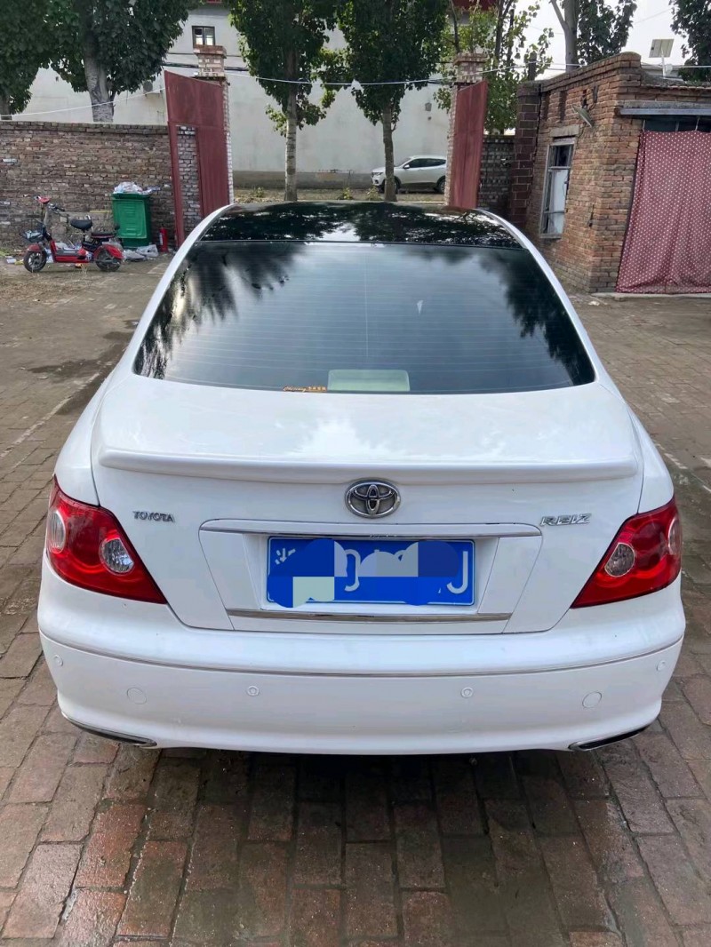 保定10年丰田锐志9