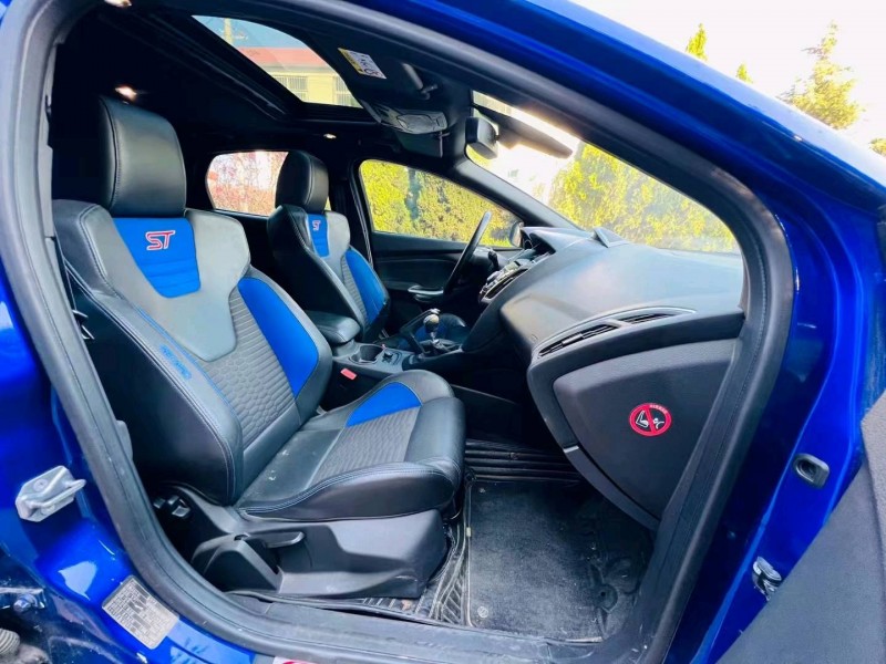 烟台15年福特福克斯8