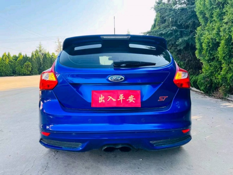 烟台15年福特福克斯9