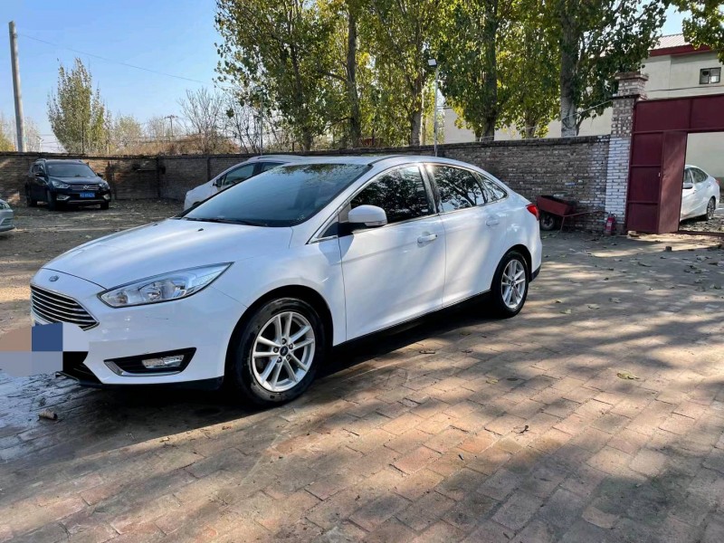 保定17年福特福克斯2