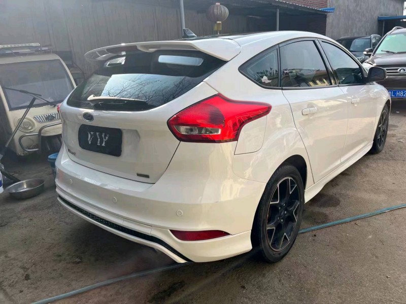 济宁17年福特福克斯3