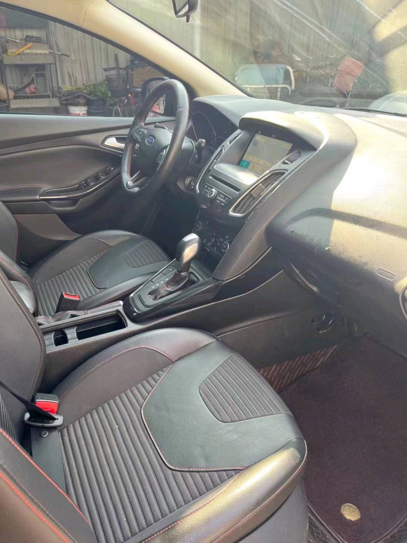 济宁17年福特福克斯7