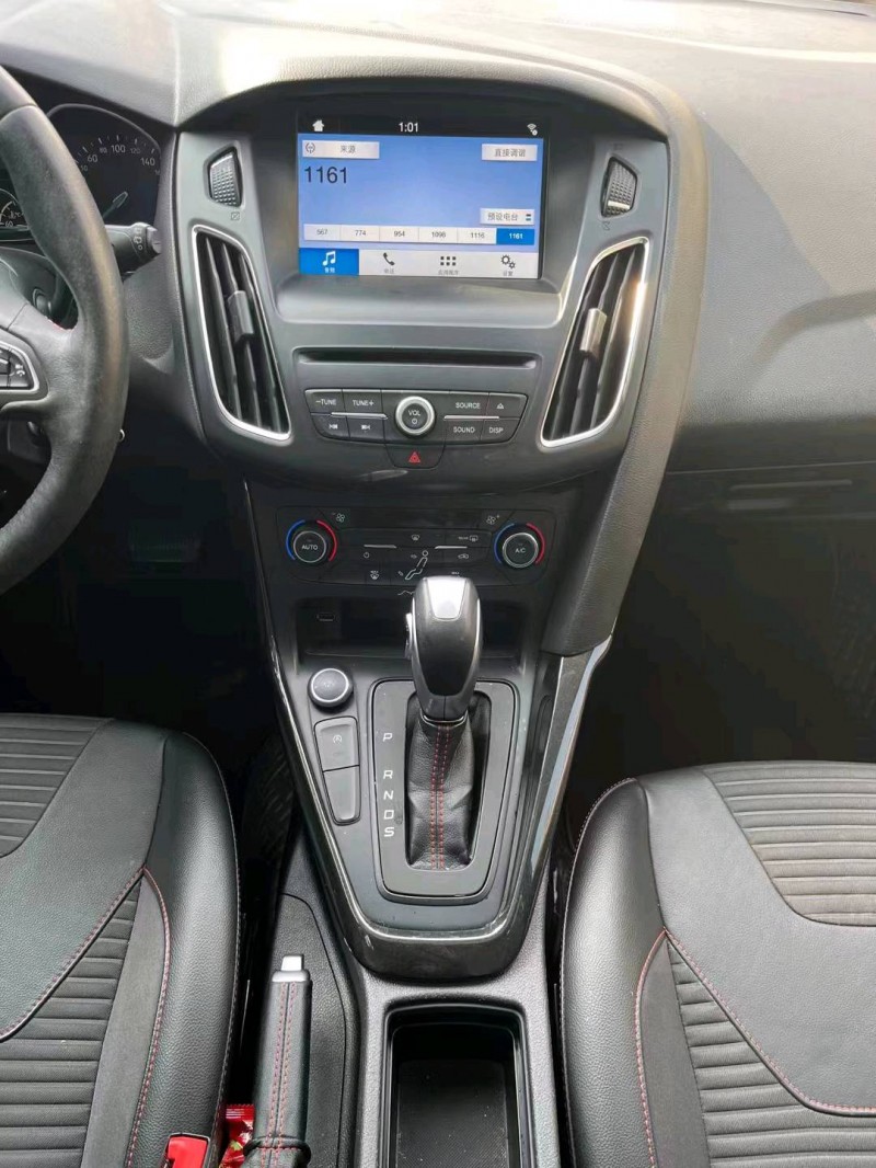 济宁17年福特福克斯8