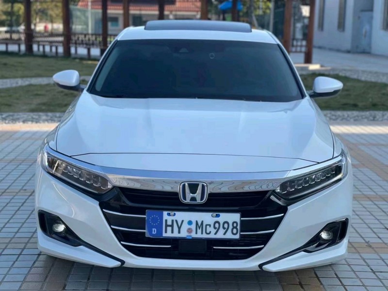 珠海22年本田雅阁1