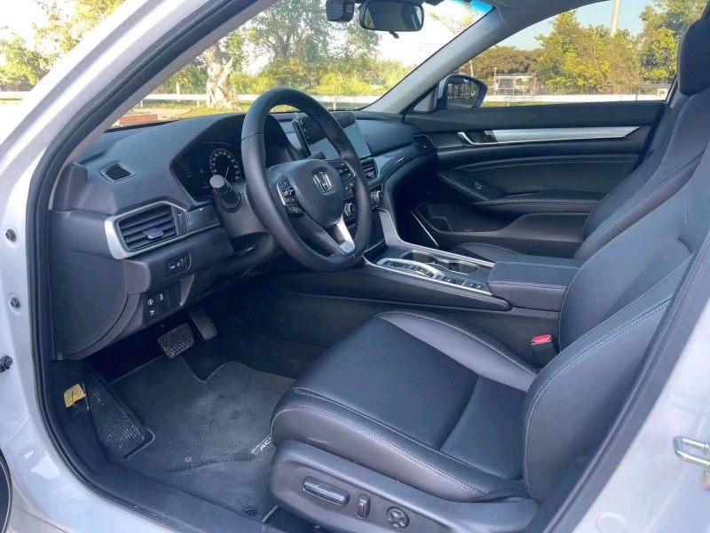 珠海22年本田雅阁7