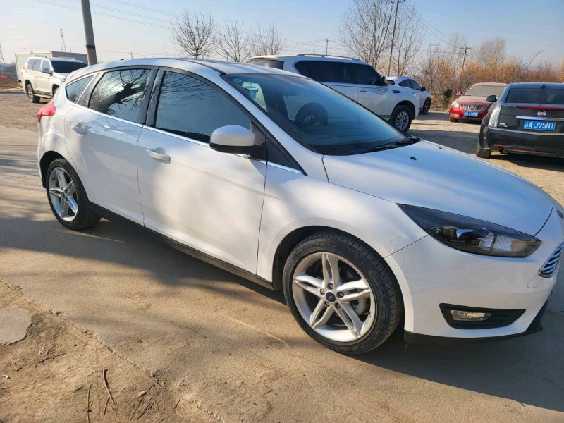 保定20年福特福克斯5