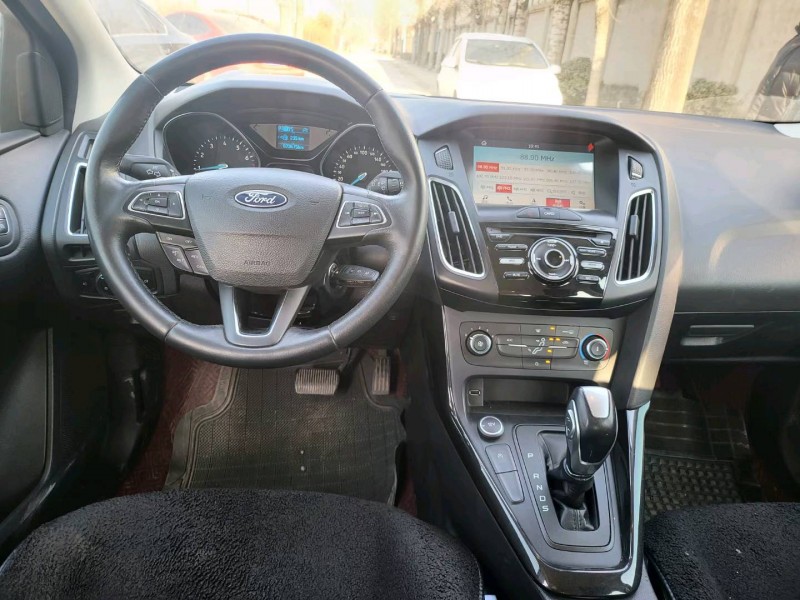 保定20年福特福克斯6