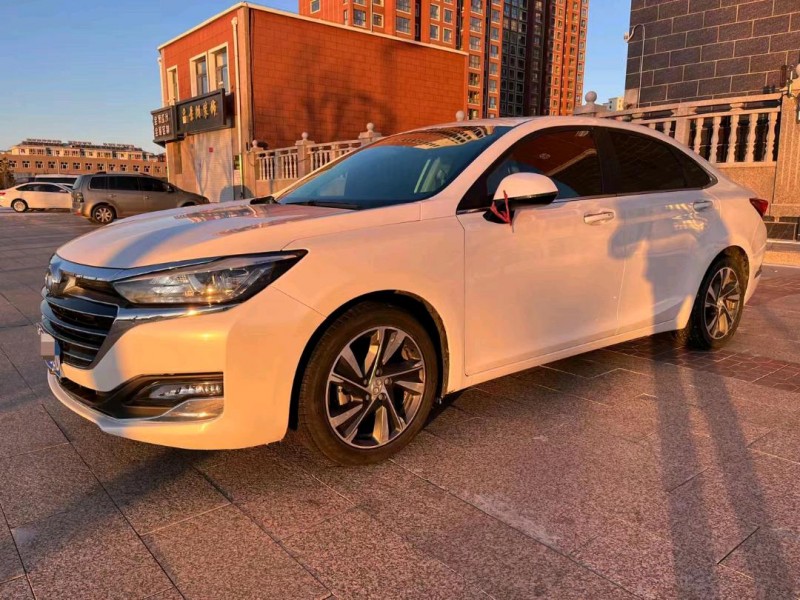 邯郸19年北汽绅宝智道2102