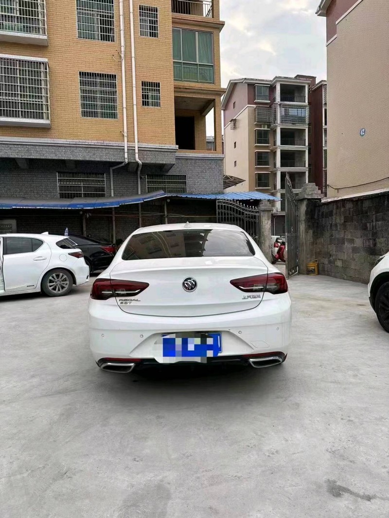 衡阳18年别克君威7