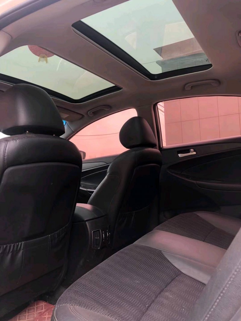 保定12年现代索纳塔八7