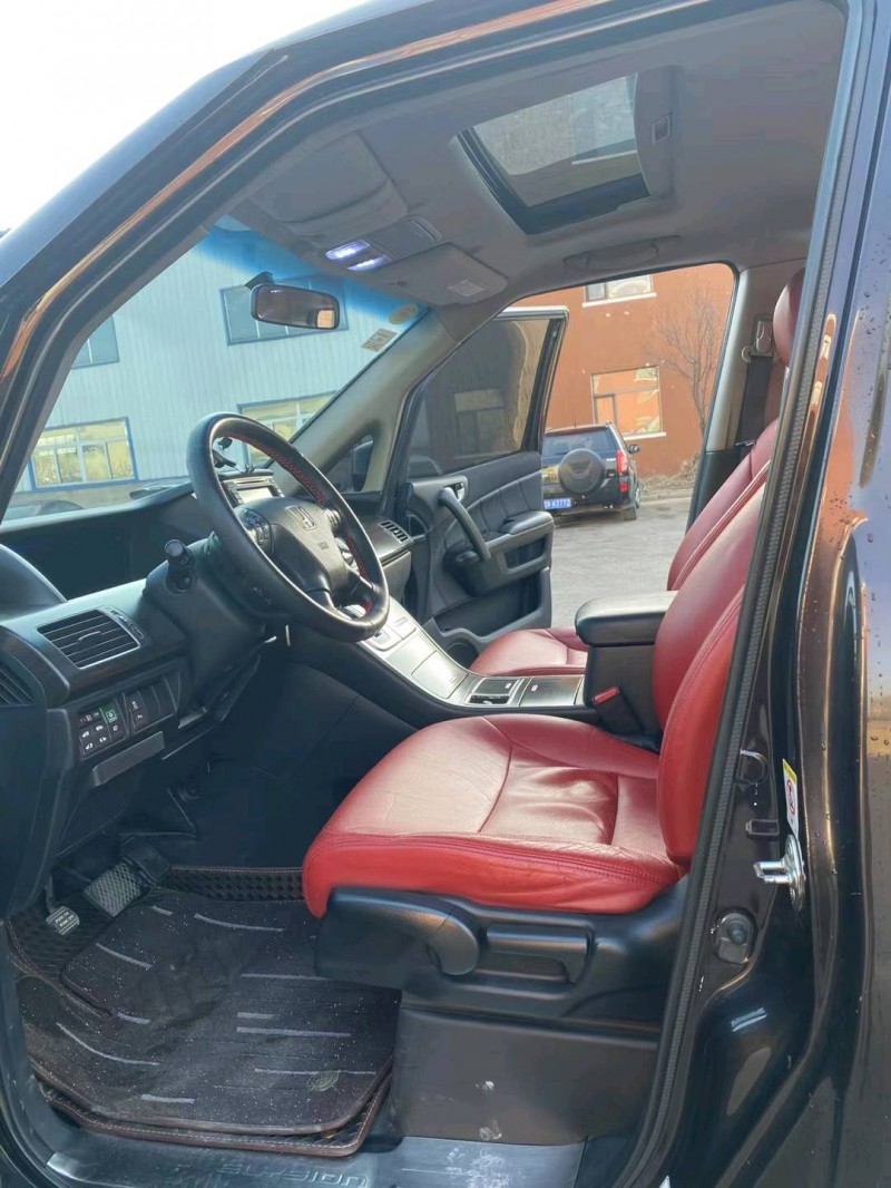 沈阳15年本田艾力绅3