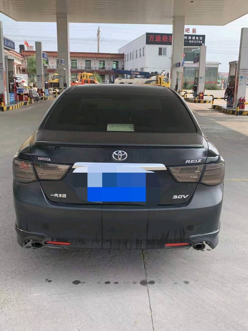 保定12年丰田锐志5