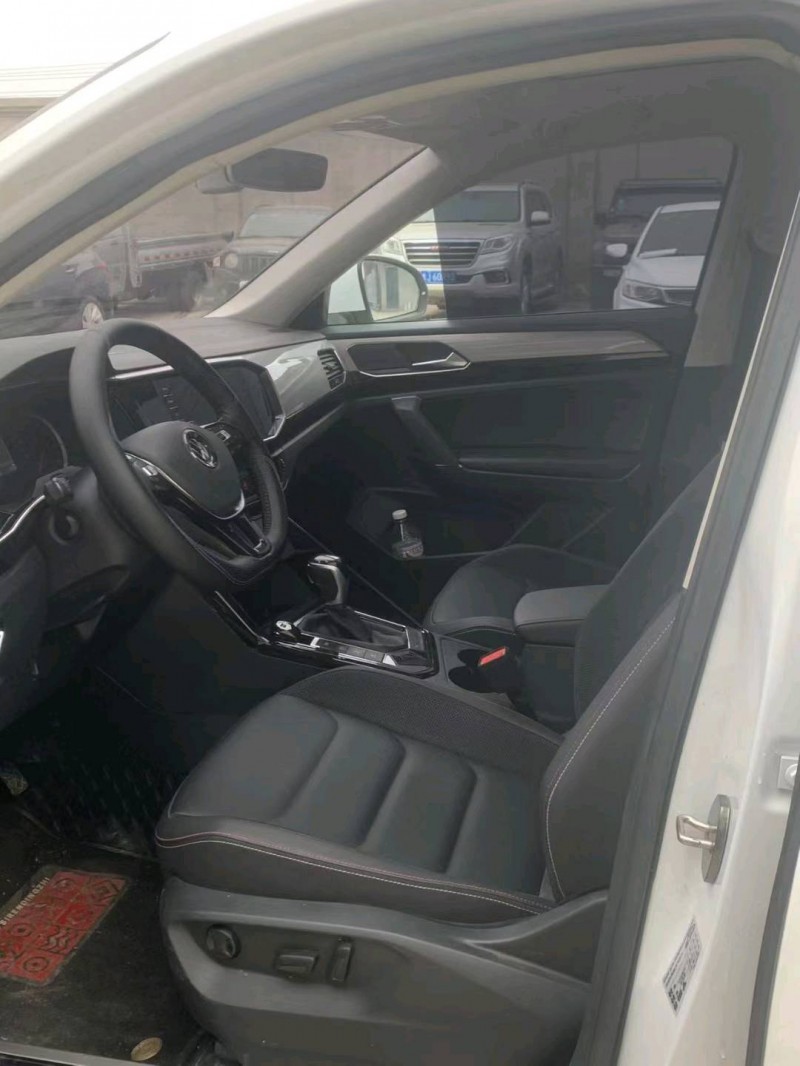 保定21年大众探岳7