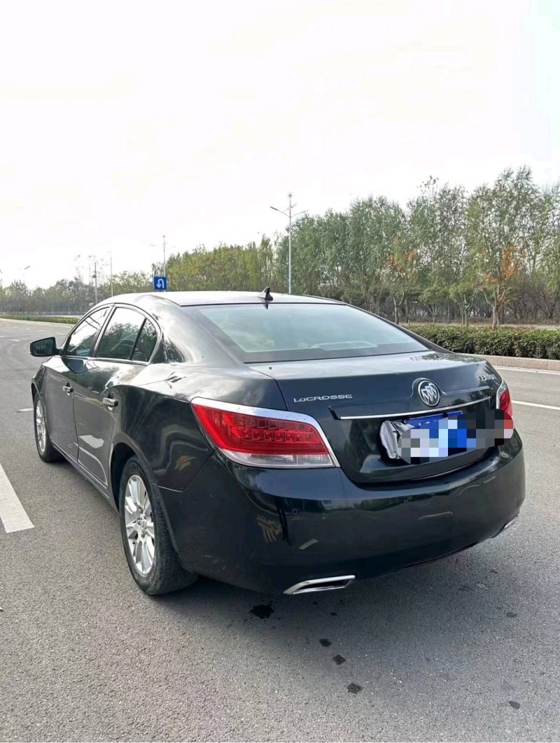 枣庄12年别克君越8