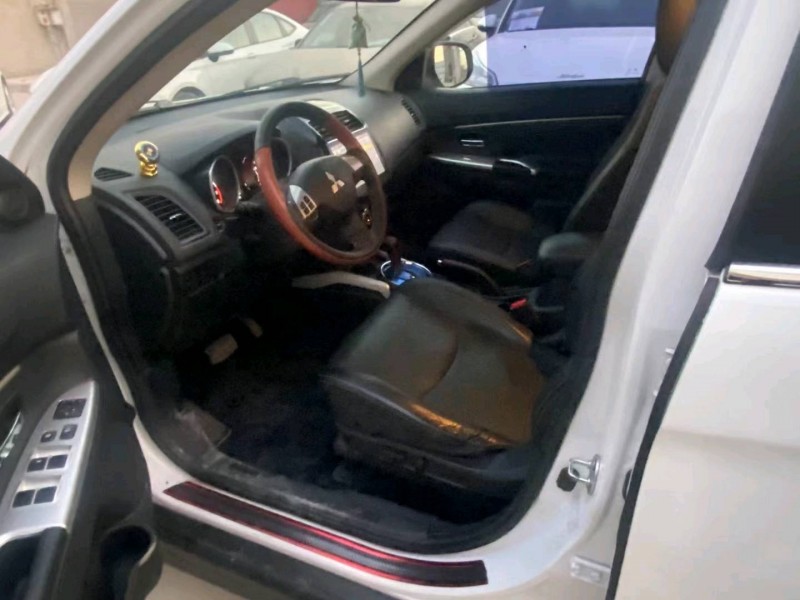 保定17年三菱劲炫7