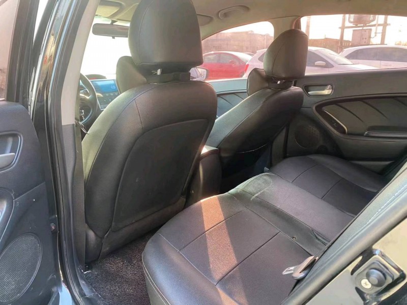 保定13年起亚K38