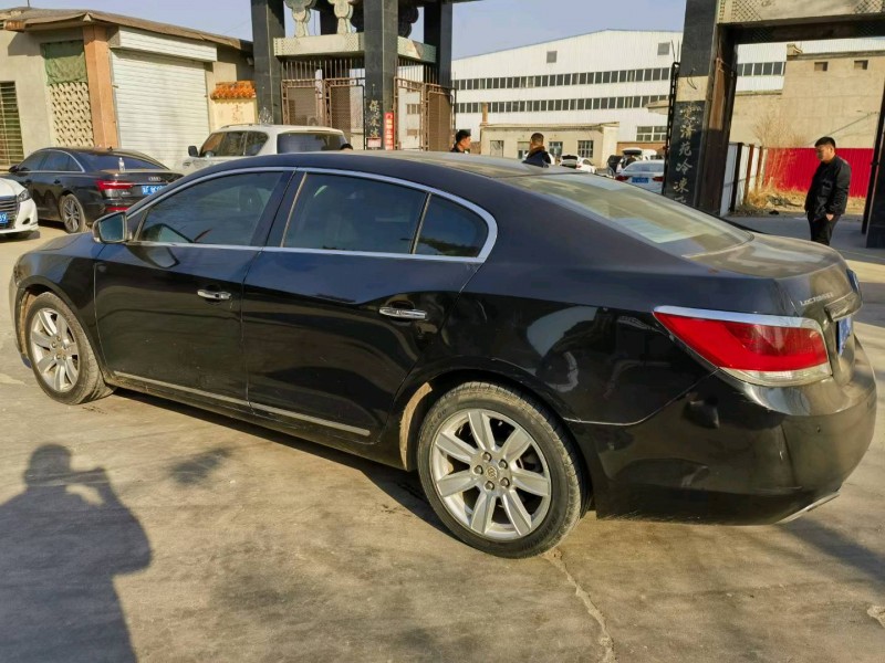 保定10年别克君越5