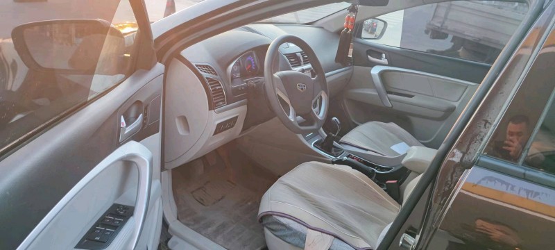 保定16年吉利帝豪9