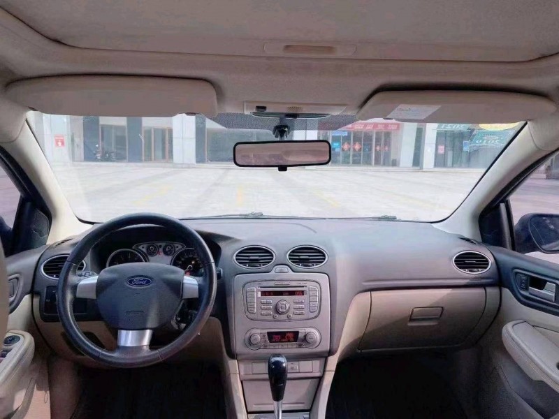 梧州15年福特福克斯8