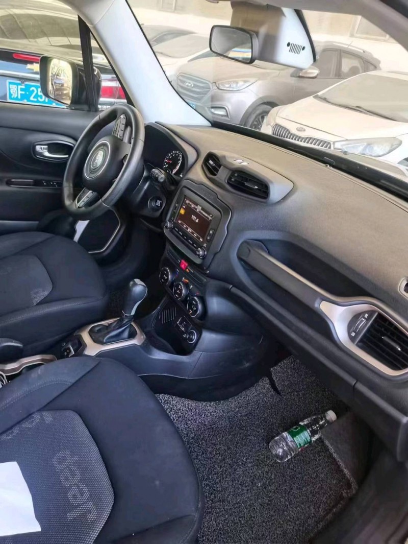 保定16年Jeep自由侠5