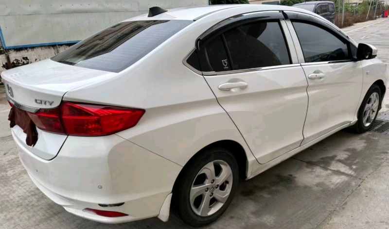 广州17年本田锋范8