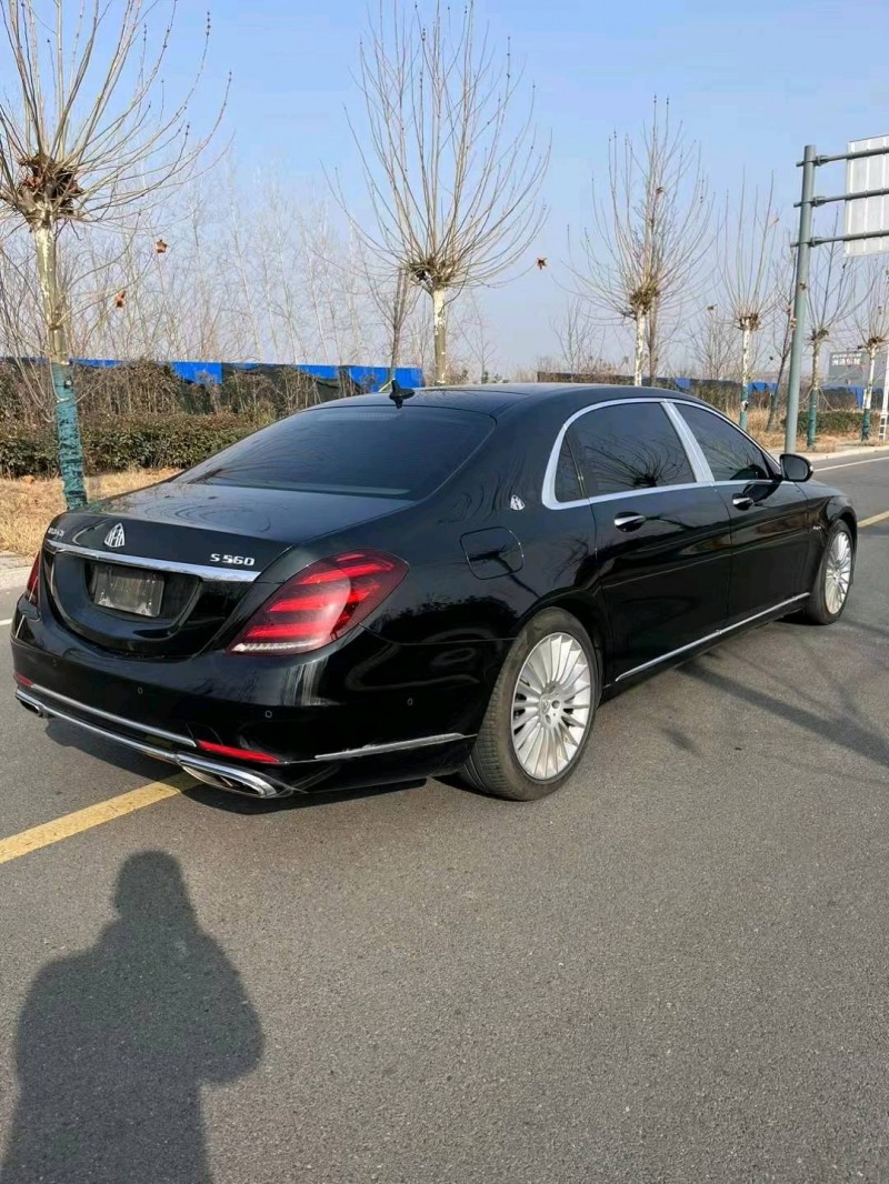 徐州18年奔驰迈巴赫S级8