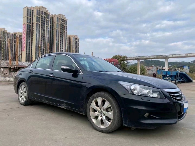 珠海13年本田雅阁2