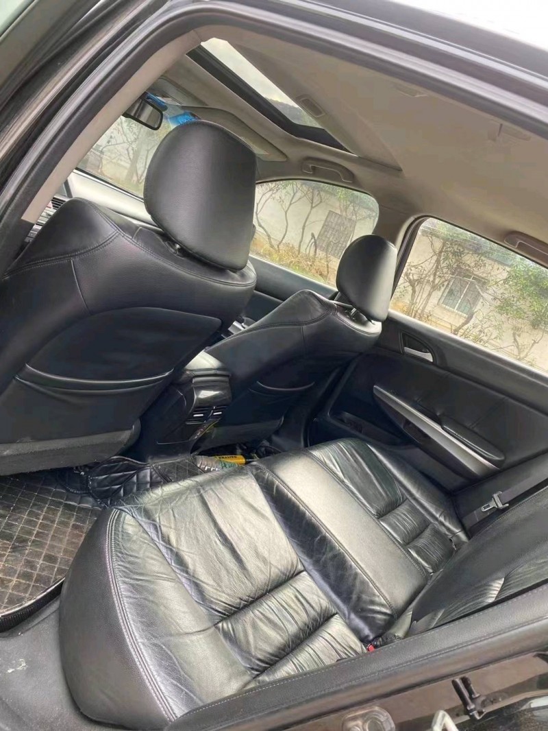 珠海13年本田雅阁5