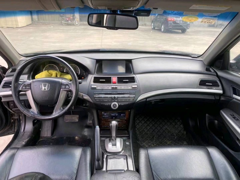 珠海13年本田雅阁6