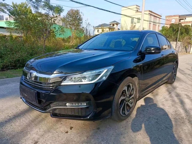 珠海17年本田雅阁2