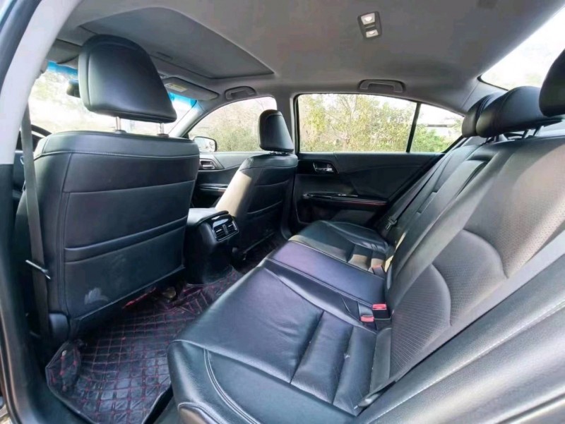 珠海17年本田雅阁5