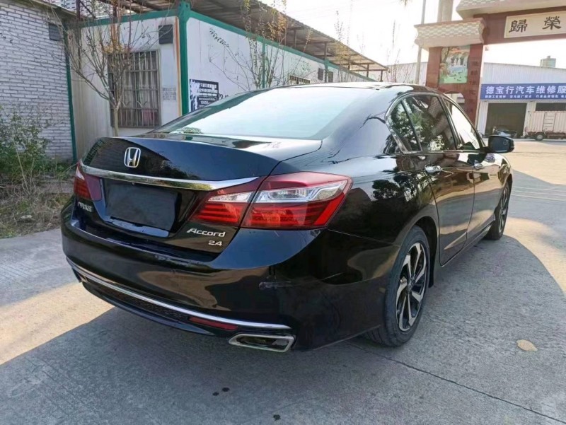 珠海17年本田雅阁7