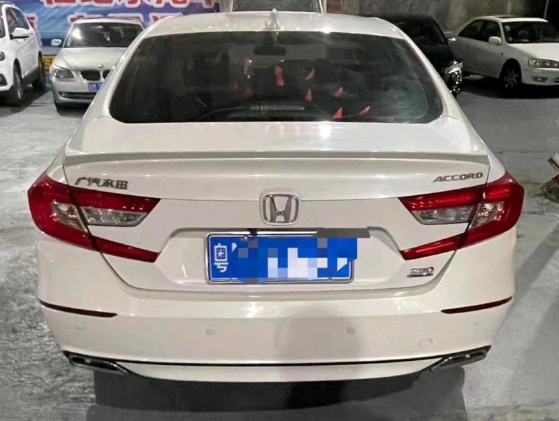 珠海19年本田雅阁8