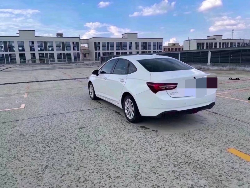 嘉兴21年别克威朗5