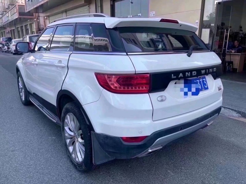 珠海17年陆风X74
