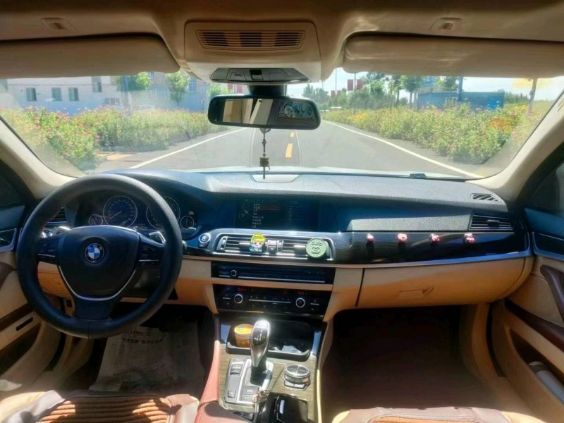 济南12年宝马5系4