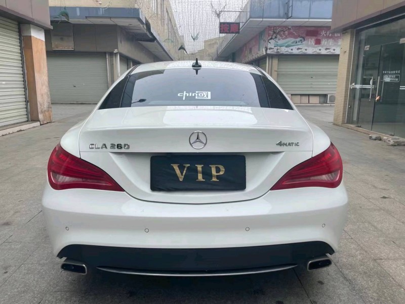 中山16年奔驰CLA9