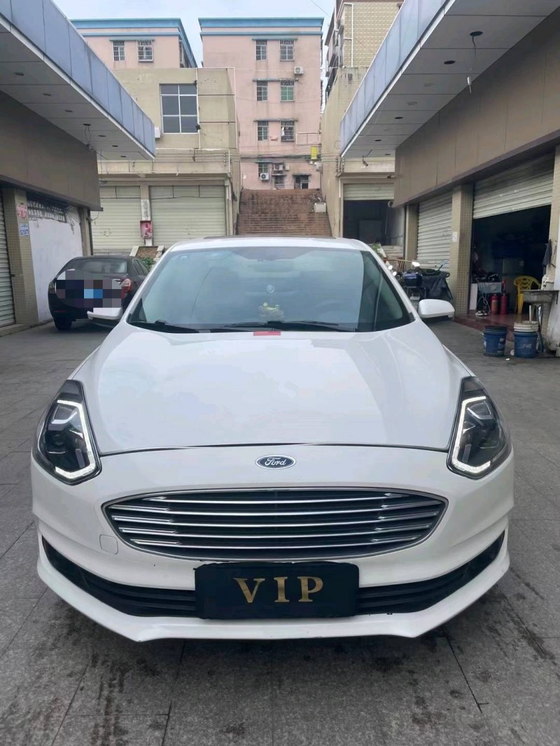 中山20年福特福睿斯1