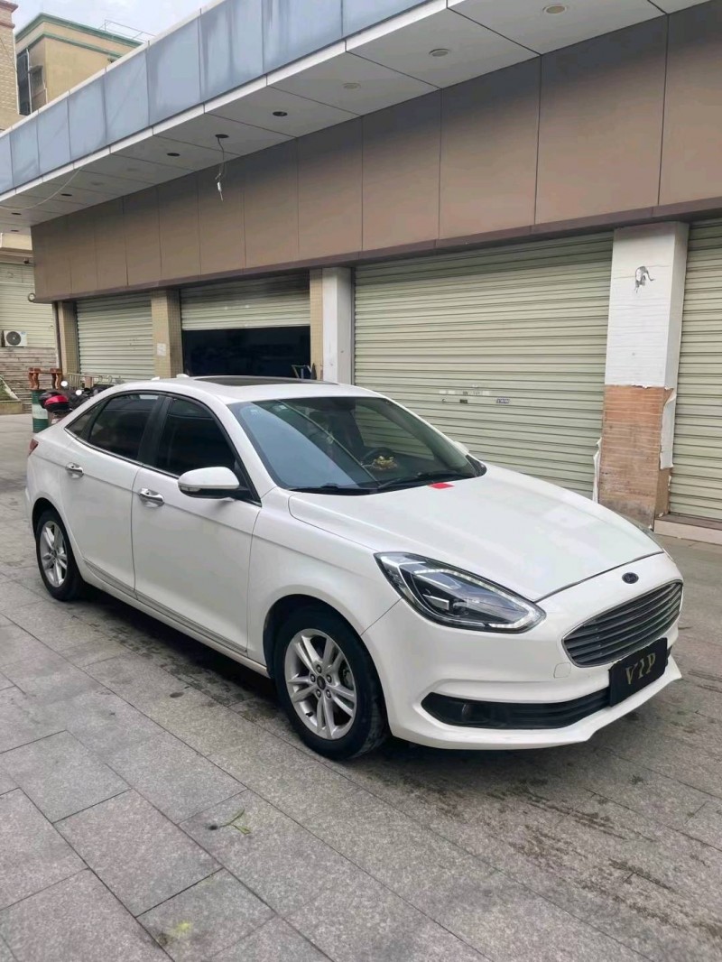 中山20年福特福睿斯2